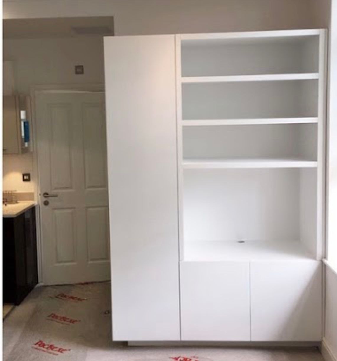 White media unit